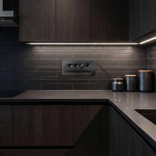 20446BK • Skrytá zásuvka – 4-násobná – Výklopné prevedenie – čierna