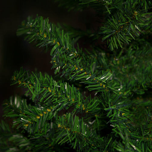 55894D • Umelý vianočný strom s kovovým podstavcom