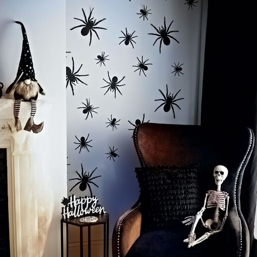 56587A • Halloweenská dekorácia - sada pavúkov - samolepiace - čierne - 30 ks / balenie