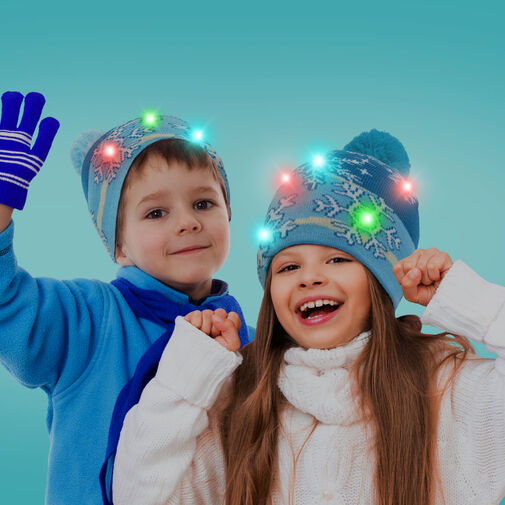58666B • Vianočná čiapka - s farebným LED , so strapcom, na batérie - modrá