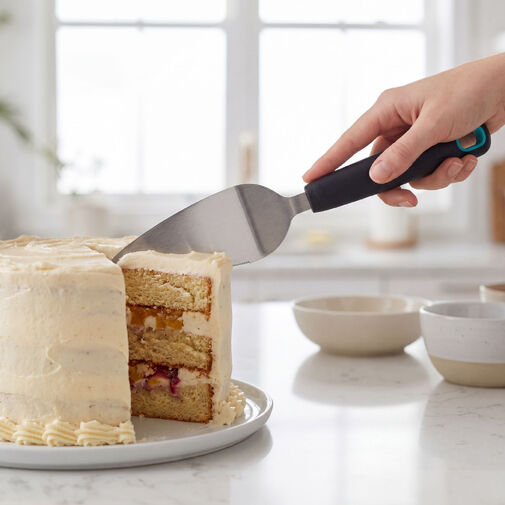 BS41185 • Baker's Secret lopatka na tortu – 28 cm